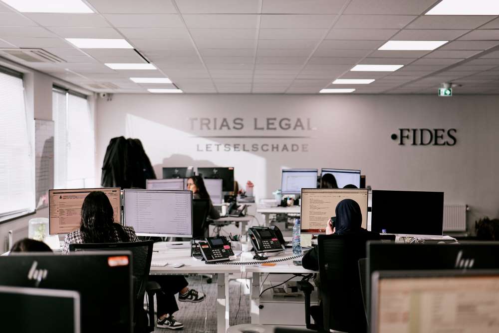 kantoorruimte Trias Legal collega’s aan het werk